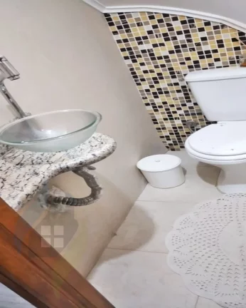 Imagem Sobrado de 3 dorms, 3 banheiros e 2 vagas, com 175m², em Vila Florida, São Bernardo do Campo