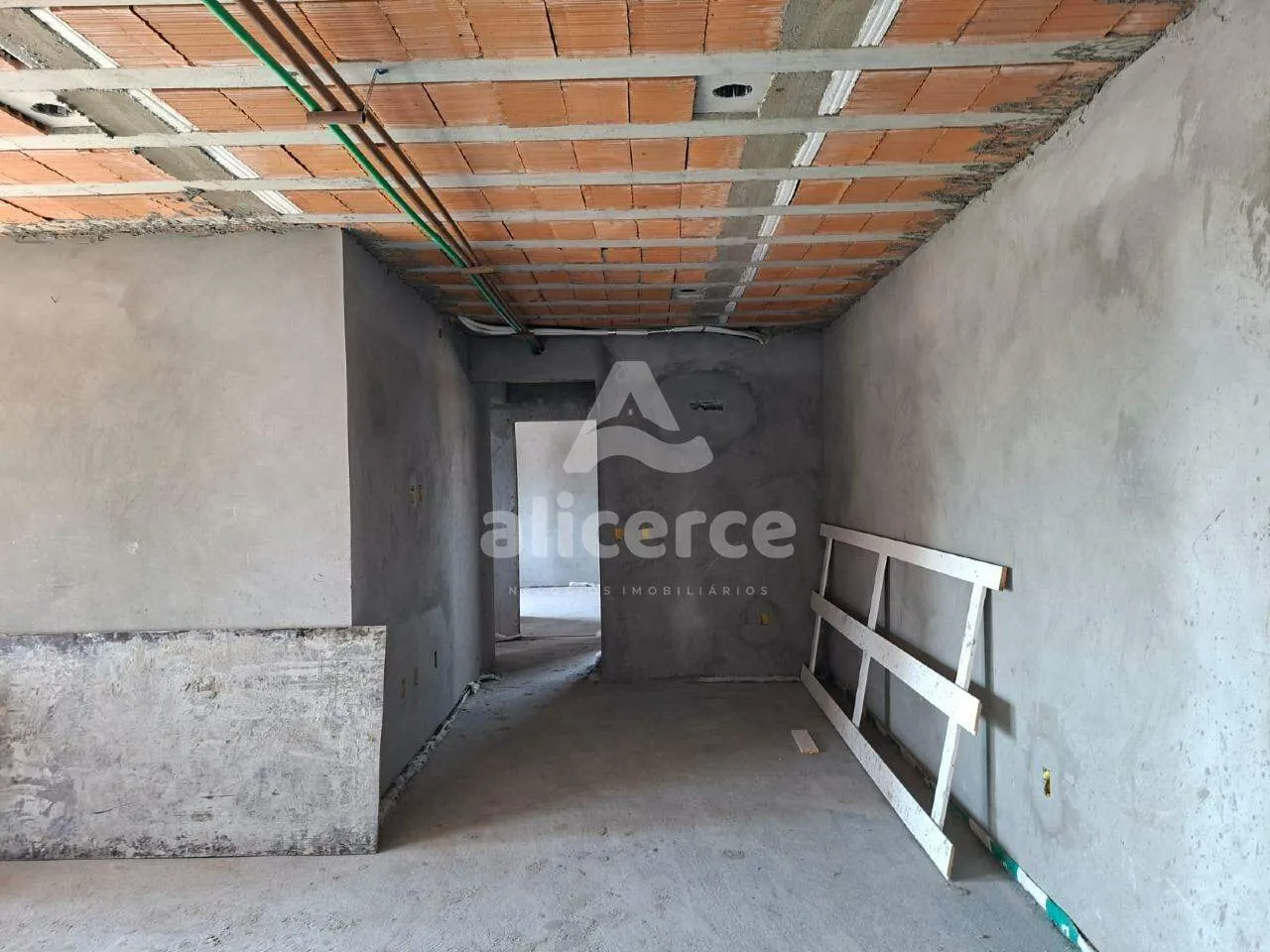 Imagem Apartamento com 90 m² com 03 dormitórios, sendo 01 suíte à venda no Pagani- Palhoça.