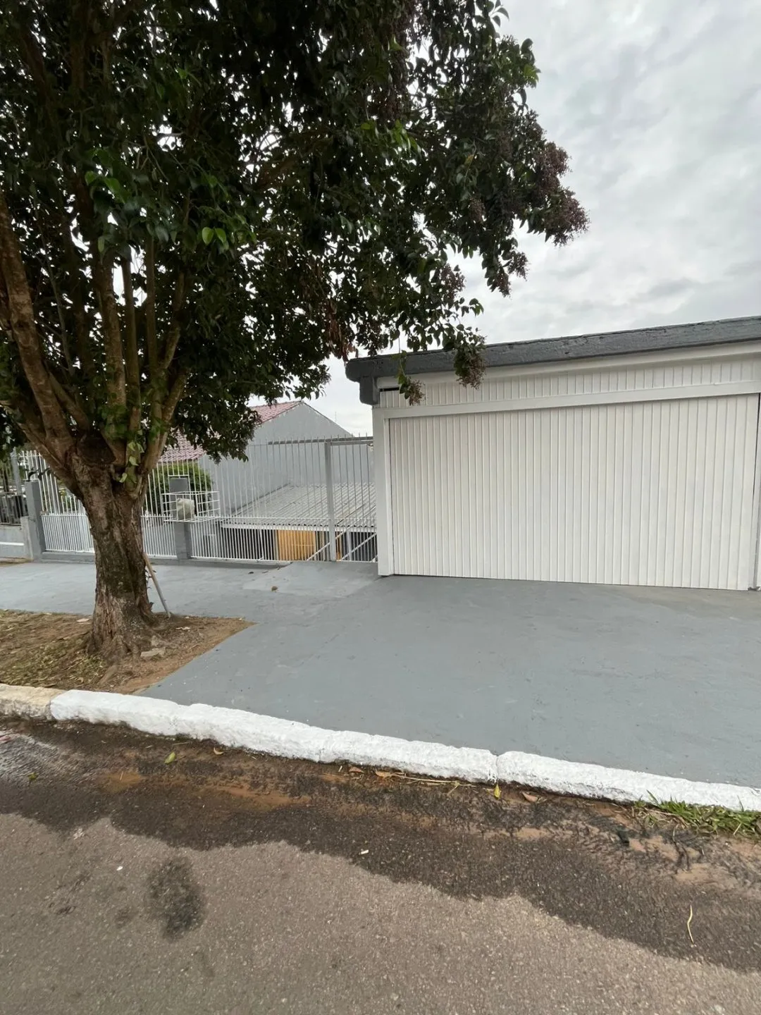 Imagem Casa totalmente reformada na Rua dos Açores em Viamão!