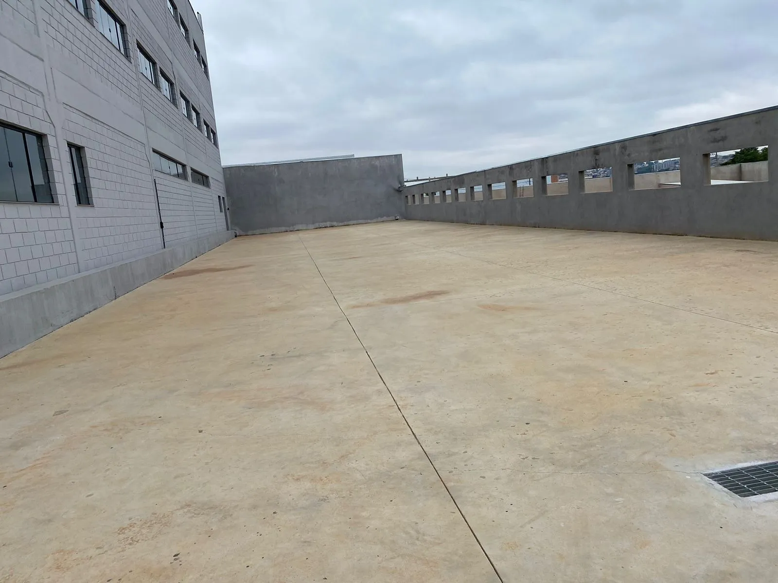 Imagem Oportunidade Única: Venda de Espetacular Prédio Industrial em Sorocaba