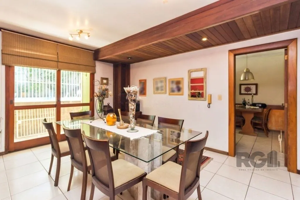 Imagem Casa 470m² - 4 dormitórios, 5 vagas no bairro Jardim São Pedro