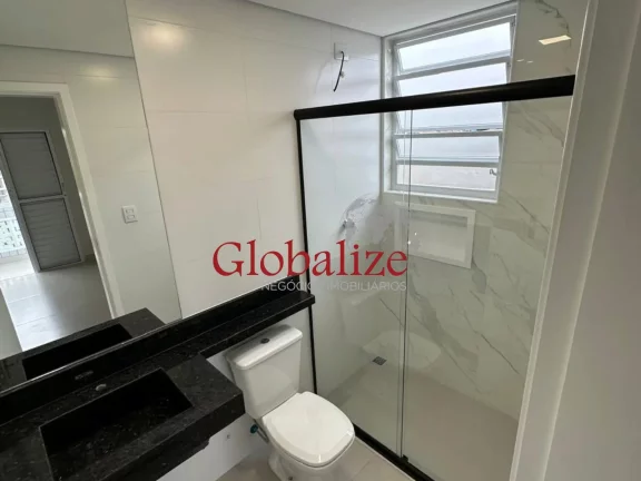 Imagem Apartamento à venda com 80m², 2 quartos, 1 suíte, varanda, garagem, reformado por R$430.000,00 na Aparcida em Santos