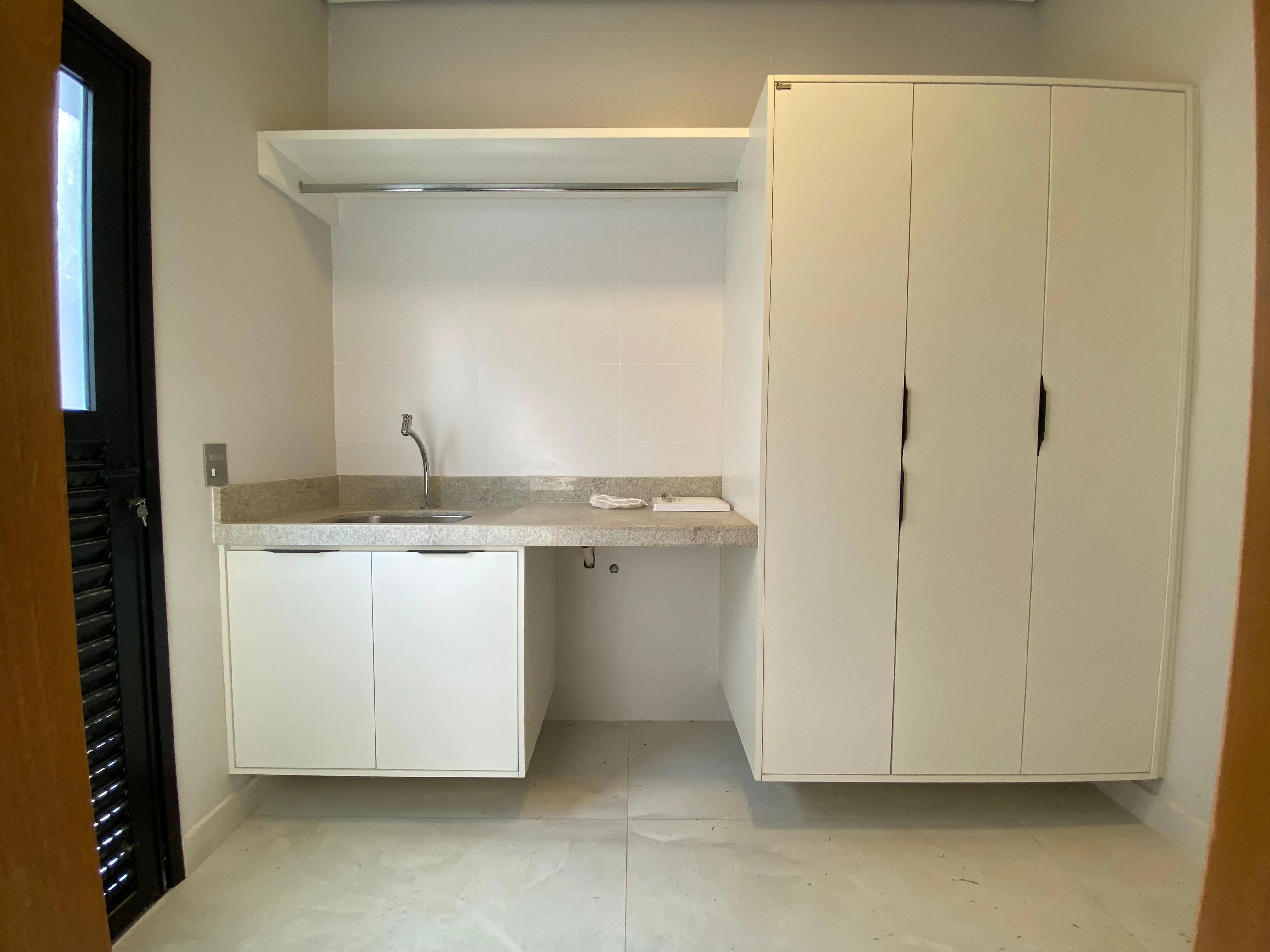 Imagem Linda Casa no Alphaville 3