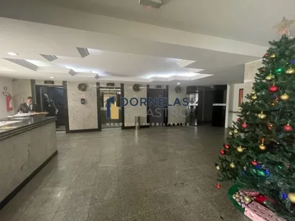 Imagem SALA COMERCIAL BEM AMPLA, DESOCUPADA, NO CENTRO DE BRASÍLIA, ACEITO CARRO COMO PARTE DO PAGAMENTO. SETOR COMERCIAL SUL ED. PALÁCIO DO COMÉRCIO