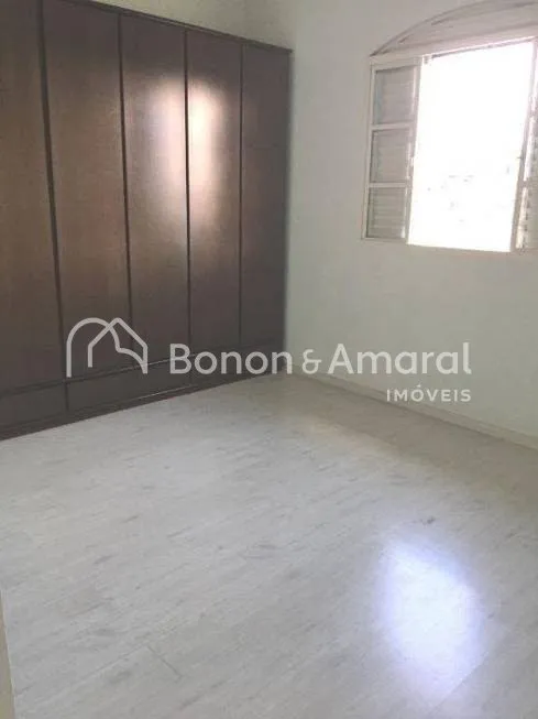 Imagem Sobrado com 3 Quartos e 4 banheiros à Venda, 239 m² por R$ 560.000,00