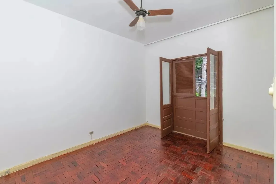 Imagem Casa para Venda em São Paulo, Vila Anglo Brasileira, 3 dormitórios, 1 banheiro, 3 vagas