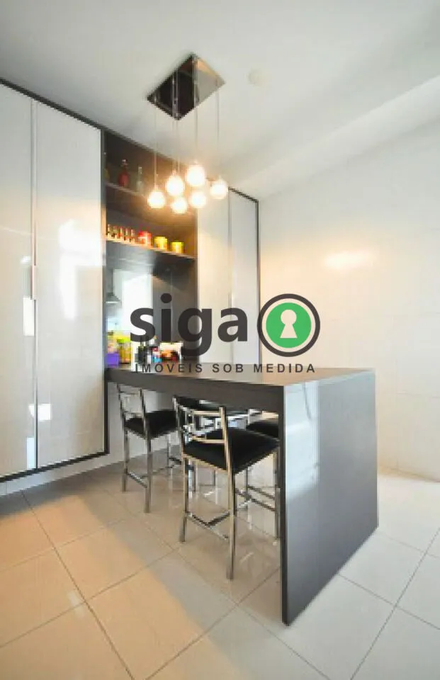 Imagem Apartamento à venda com 3 quartos, 168m2, e 3 vagas na Vila Andrade