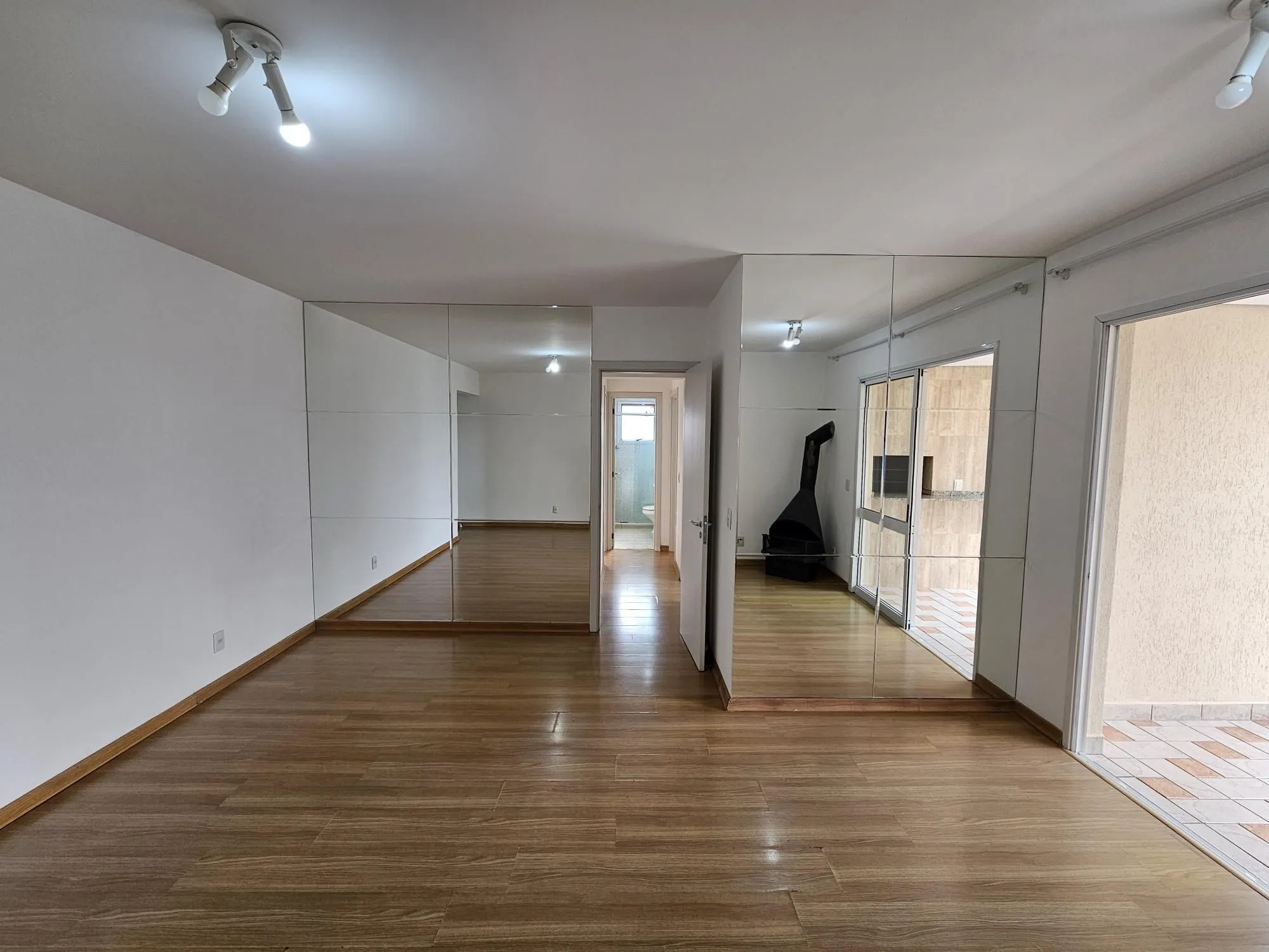 Imagem Apartamento 3 Dorm sendo 1 suite e 2 vagas