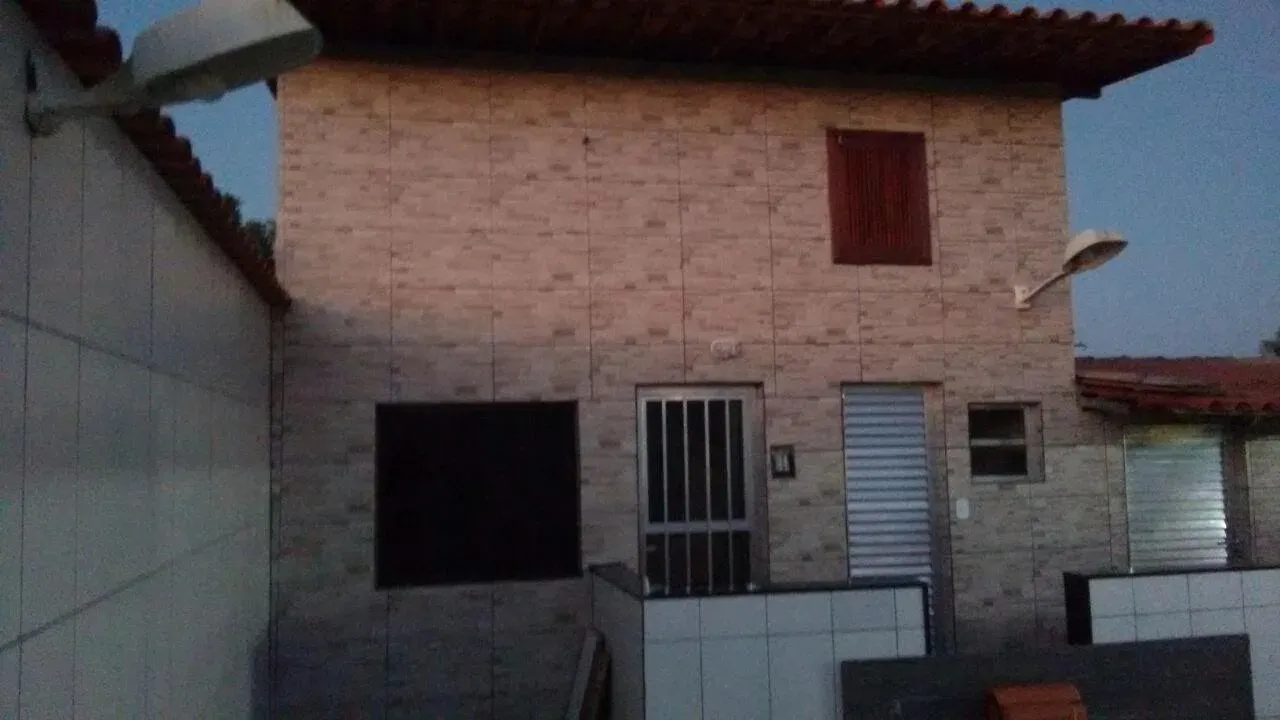 Imagem Casa em Condomínio para Venda em São Pedro da Aldeia / RJ no bairro Rua do Fogo