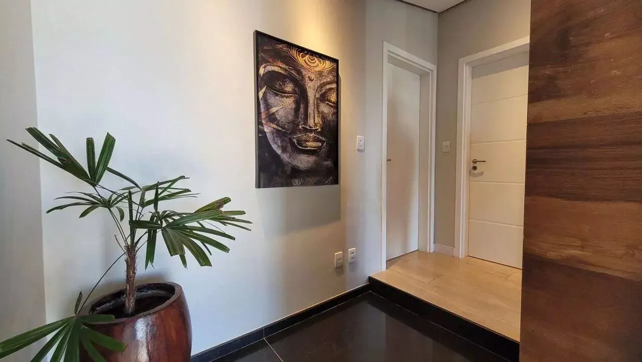 Imagem Casa em condomínio com 3 dormitórios, suíte e 2 vagas.