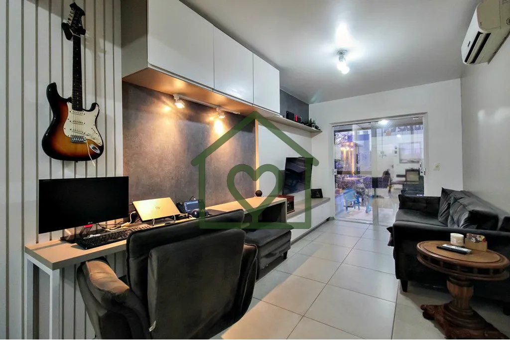 Imagem Este NÃO É um apartamento comum. Em um prédio de construção tradicional e sólida na Av. Otto N...