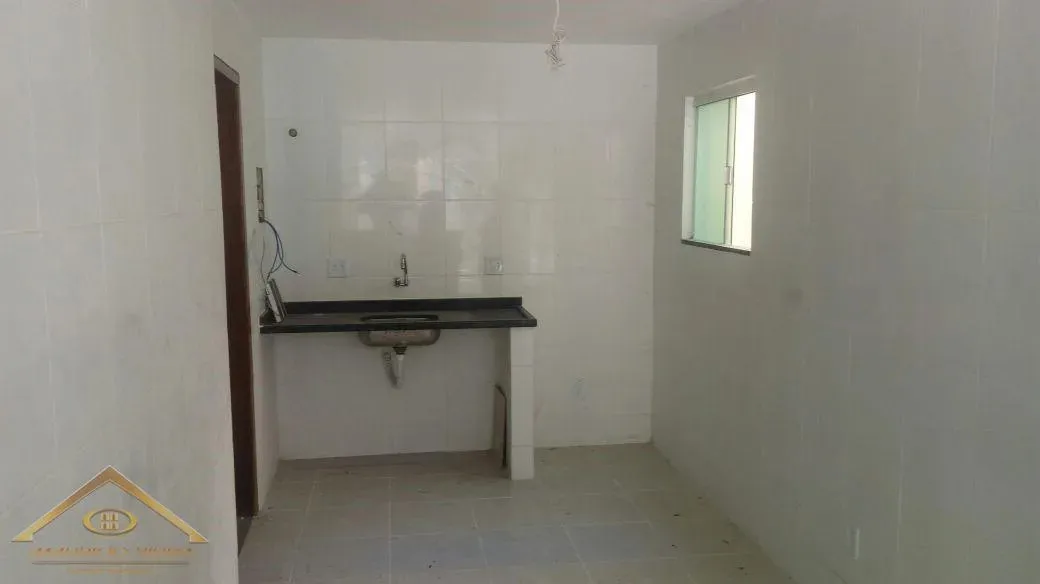 Imagem Casa em Condomínio para Venda em Cabo Frio / RJ no bairro Peró