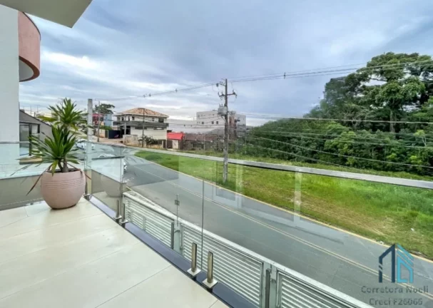 Imagem (Estuda permuta e financiamento) Sobrado Semi mobiliado lindo, 03 suítes, piscina, 06 vagas, em São José dos Pinhais PR