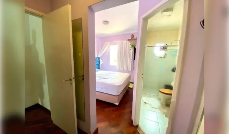 Imagem VENDE-SE LINDA CASA TRIPLEX DE 153M², 4 DORMITÓRIOS, EM EXCELENTE CONDOMÍNIO FECHADO!