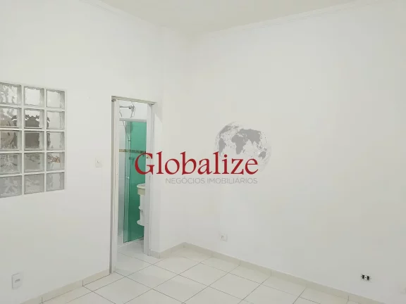 Imagem Kitnet térreo no Embaré em Santos com passagem para a praia por $ 270.000,00