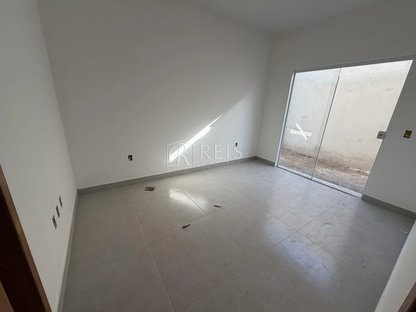Imagem Casa para Venda em Rio das Ostras, Extensão do Bosque, 2 dormitórios, 1 suíte, 2 banheiros, 1 vaga