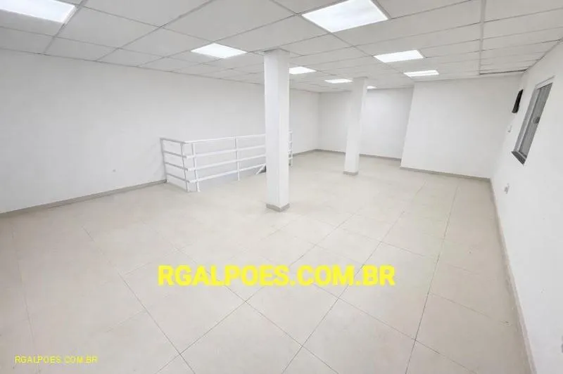 Imagem Galpão para Locação em DUQUE DE CAXIAS, Figueira, 1 banheiro