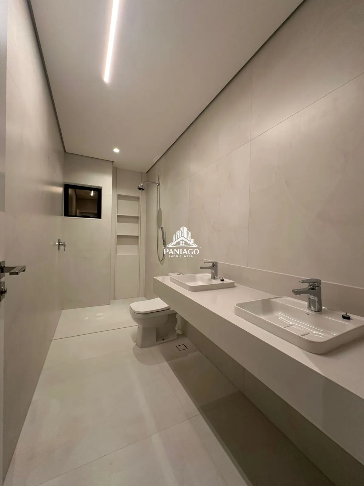 Imagem Casa à Venda no Ginco Florais Pérola | 213m² | 3 Suítes | Piscina Com Hidromassa