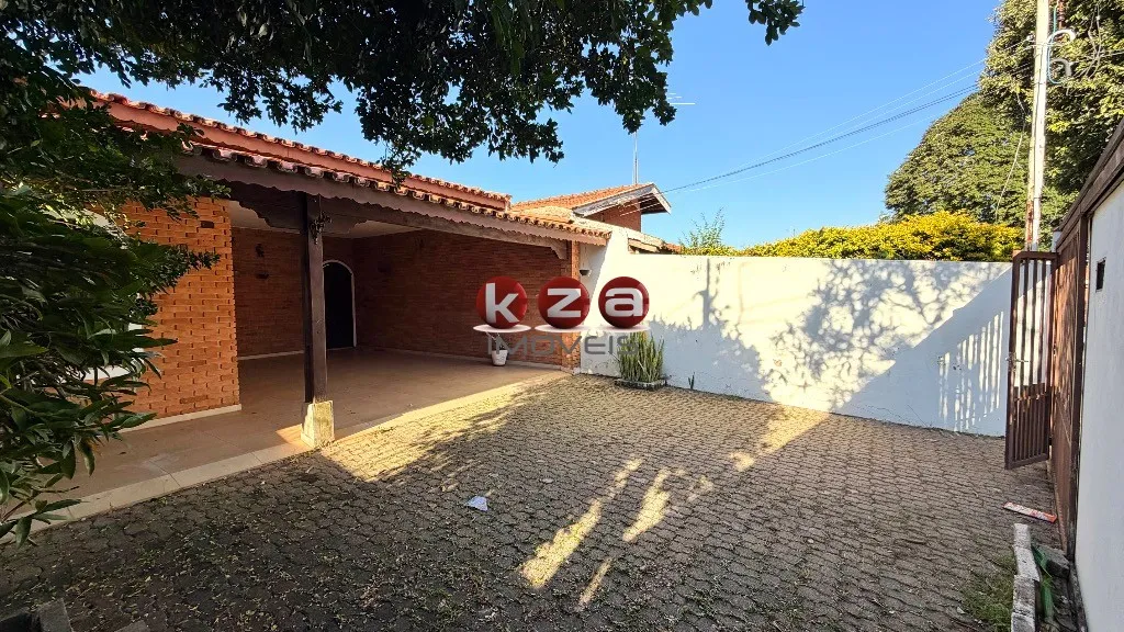 Imagem Imperdível casa à venda em Valinhos-SP, Jardim Paulista: 3 quartos, 1 suíte, 1 sala, 2 banheiros, 2 vagas, 200m².