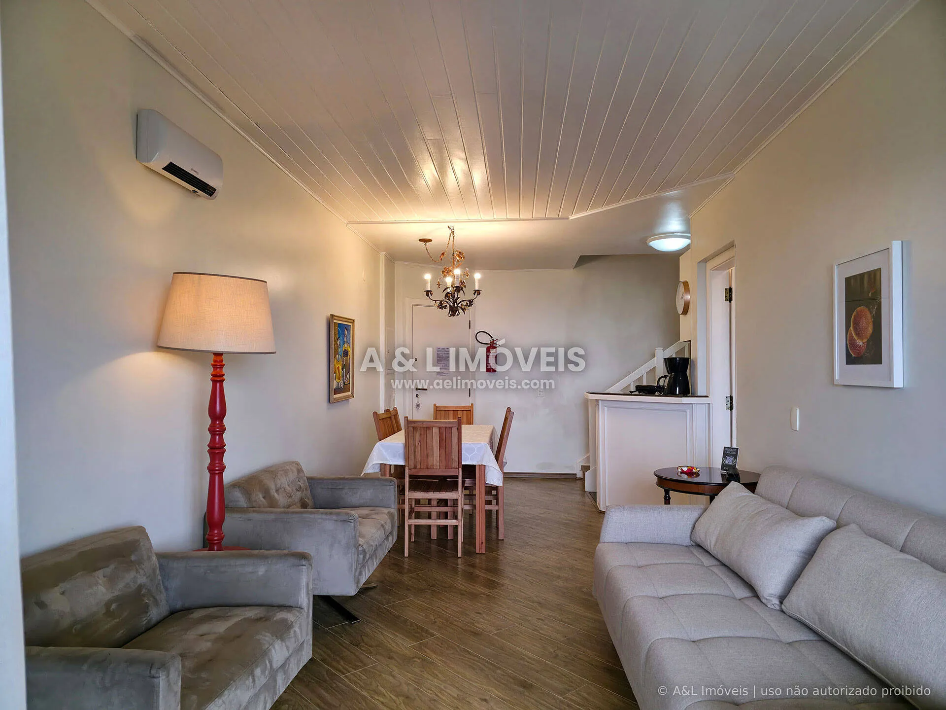 Imagem Duplex Alto do Capivari | 100,21 m² | Lareira | Condomínio Resort
