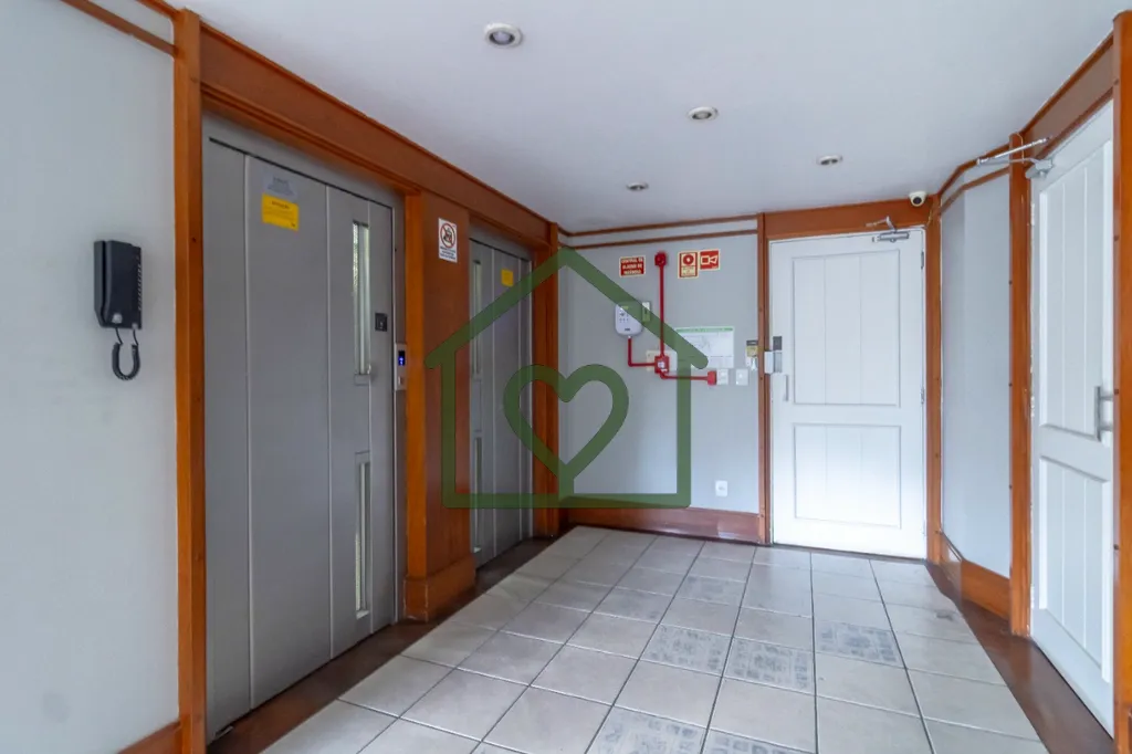 Imagem Apartamento com 3 dormitórios, sendo 1 suíte com sacada, localizado no bairro Petrópolis, em Port...