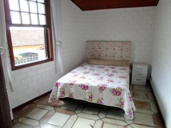 Imagem LINDA CASA DE 4 DORMITORIOS E PISCINA - PERMUTA ABCD SP