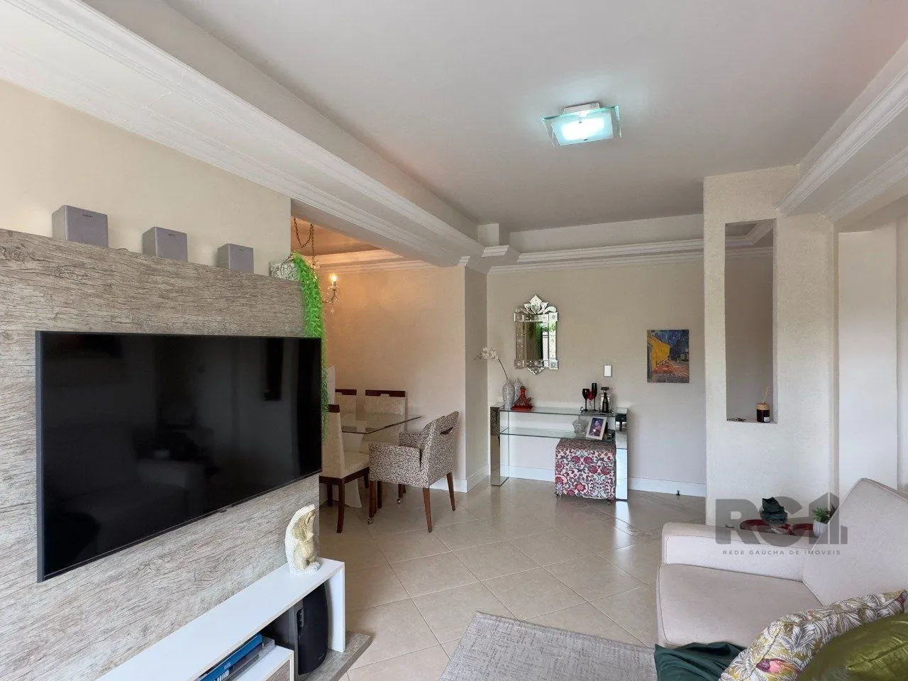 Imagem APARTAMENTO 2 DORMITÓRIOS, DE FRENTE, COM VAGA DE GARAGEM NO JARDIM BOTÂNICO
