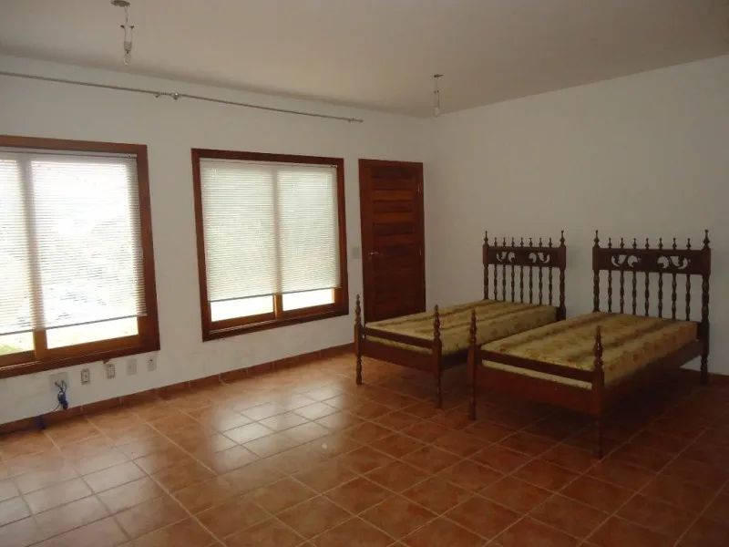 Imagem Magnífica Casa de Condomínio à Venda em Valinhos-SP, Bairro Pinheiro: 4 quartos, 4 suítes, 3 salas, 5 banheiros, 5 vagas, 450m².