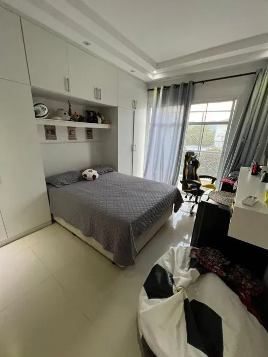 Imagem Jardins de Monet: casa triplex 260 m² e 4 quartos