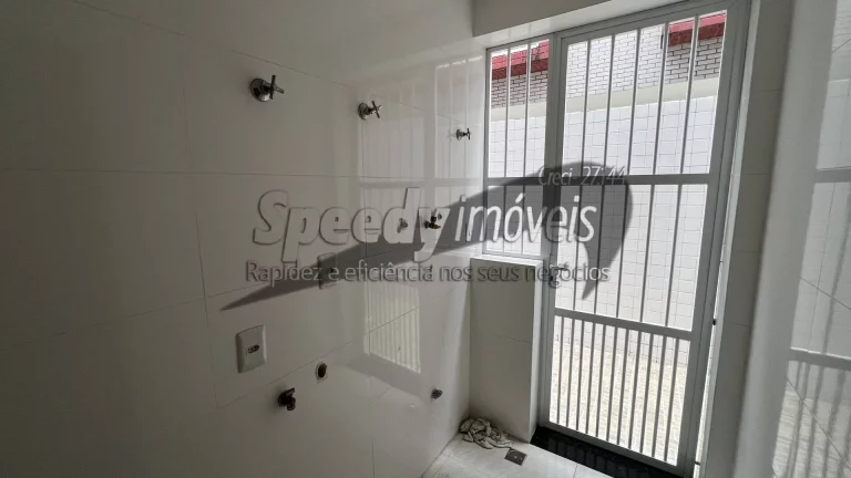 Imagem Casa em Santos para venda, Sobreposta bairro Embaré.