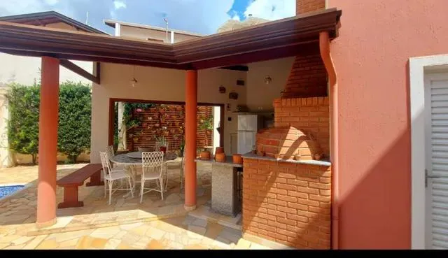 Imagem Lindo sobrado no condomínio Terras do Caribe em Valinhos - SP