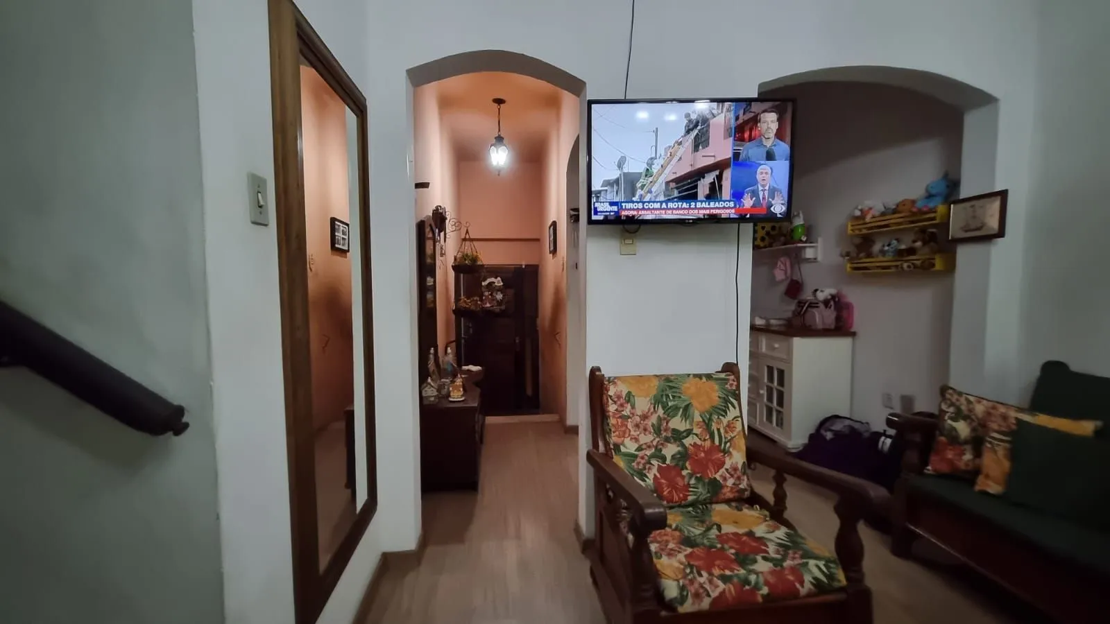 Imagem Casa Sobrado Residencial de 3 dormitórios para venda, 1 vaga de garagem fechada no bairro Cidade Baixa em Porto Alegre/RS.