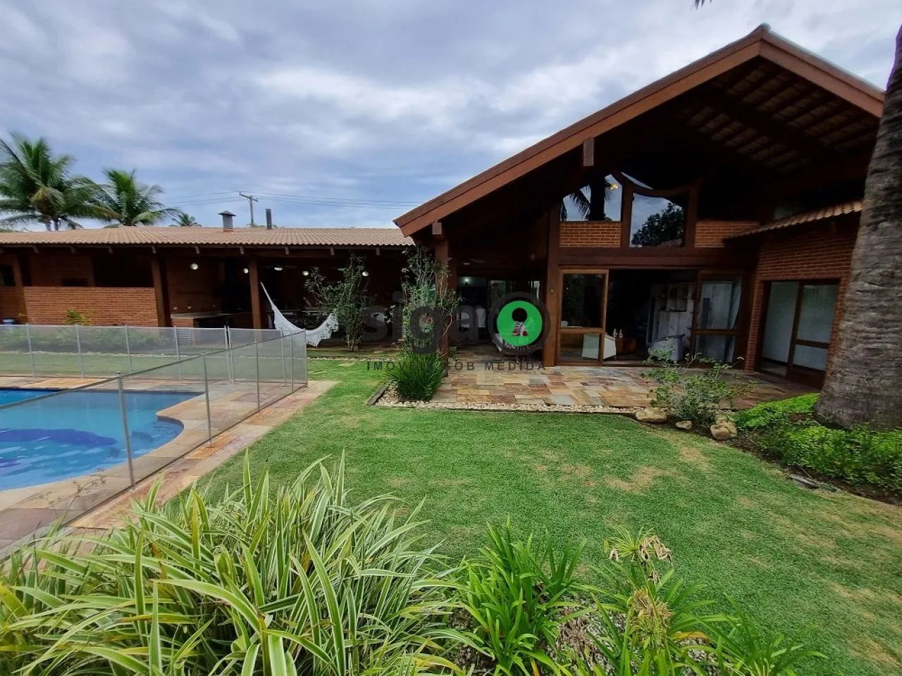 Imagem Casa a Venda em Condomínio Jardim Acapulco 5 quartos