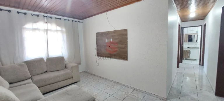 Imagem Casa 03 quartos, semi mobiliada, amplo espaço de terreno, Santa Rita, Campo Largo/PR