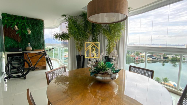 Imagem Apartamento com 3 Quartos à Venda,  em Barro Vermelho - Vitória