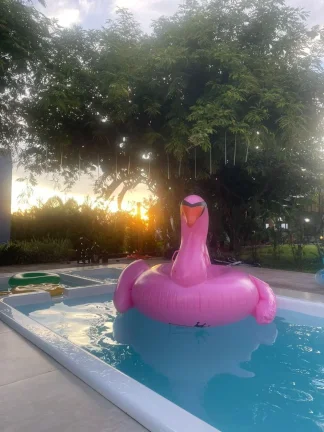 Imagem Venda de Sobrado de Alto Padrão no Clube Náutico, Toledo-PR: 3 Quartos, 1 Suíte, 2 Salas, 3 Banheiros, 4 Vagas, 193m².
