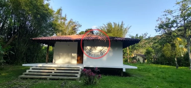 Imagem CASA AMPLA AREJADA E BEM ILUMINADA ,INSERIDA NA MATA ATLANTICA COM 2 PAVIMENTOS TERRENO DE 2000MT A 10 MINUTOS DE CAMBURY/BALEIA
