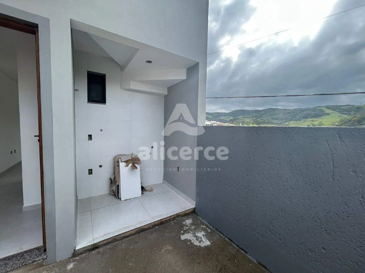 Imagem Sobrado à venda com 2 quartos , 47m² em Bela Vista Palhoça