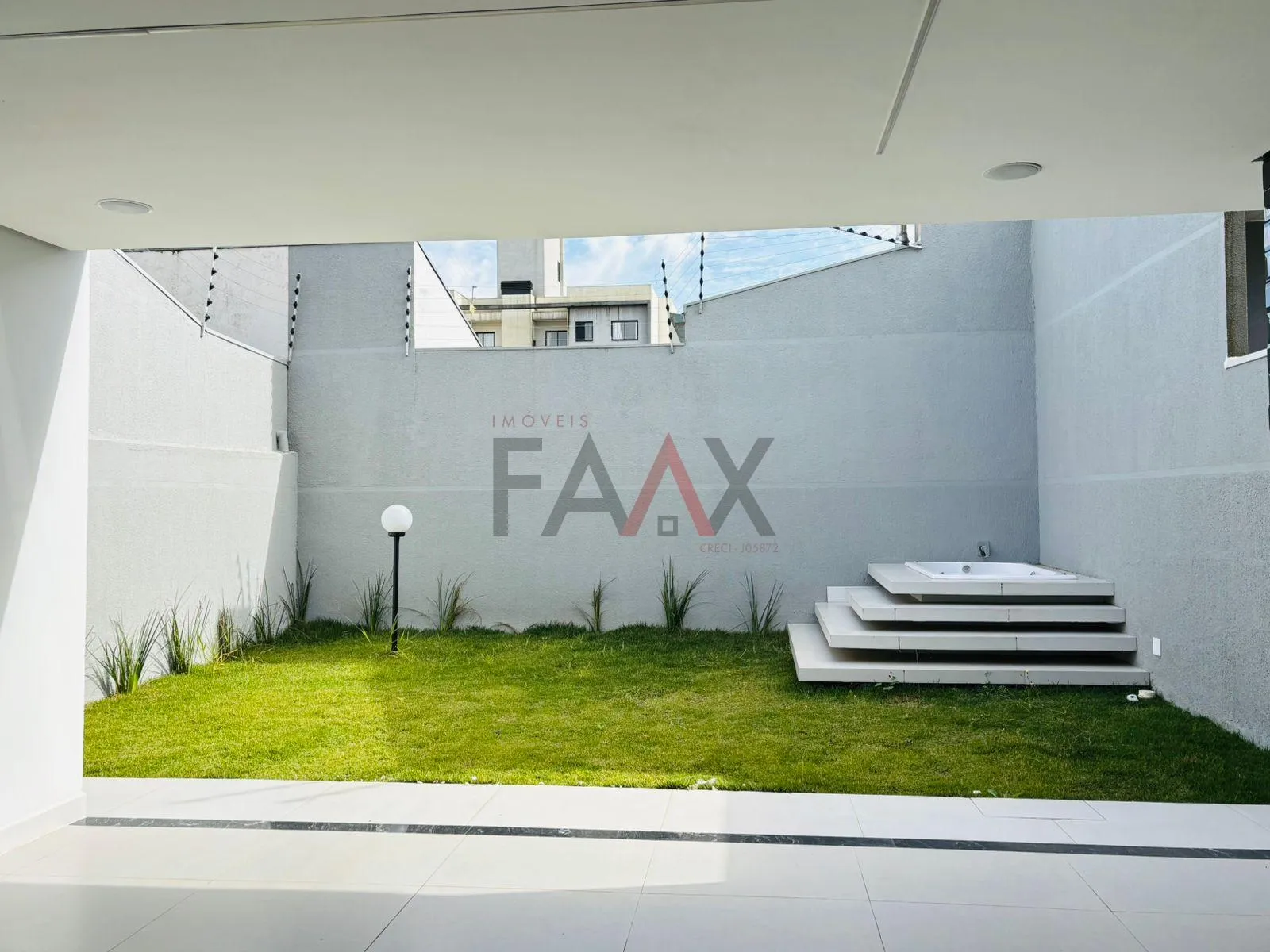 Imagem Sobrado de alto padrão disponível para locação no Alto da XV. 235 m²