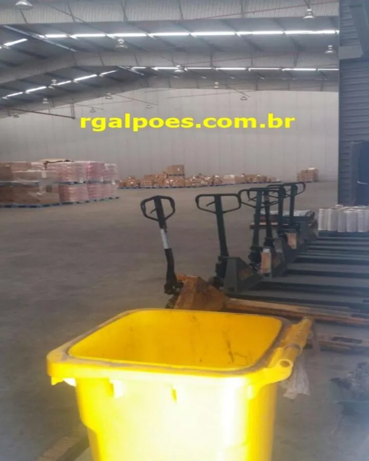 Imagem Galpão para Locação em DUQUE DE CAXIAS, Jardim Primavera, 2 banheiros