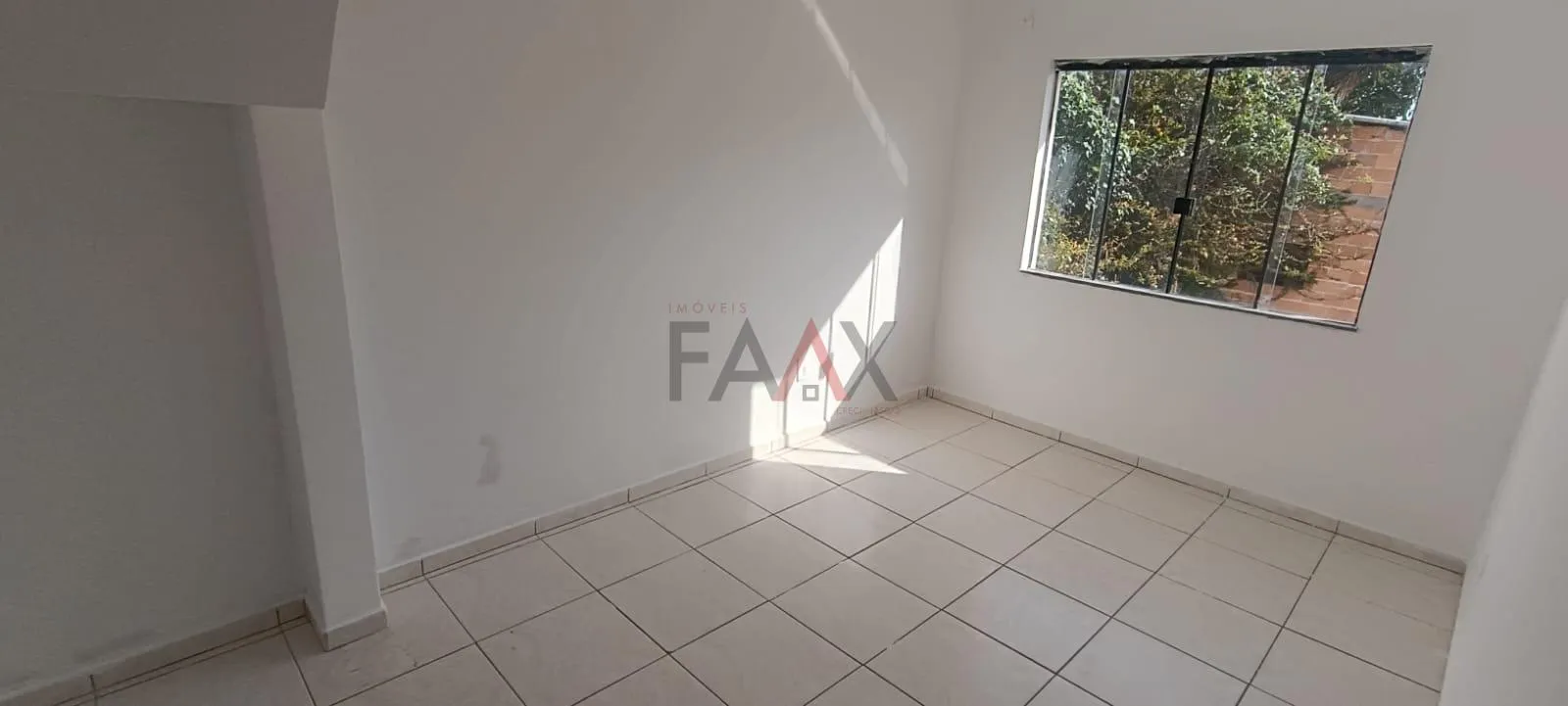 Imagem Sobrado com 4 Quartos e Suíte para Alugar no São Cristóvão