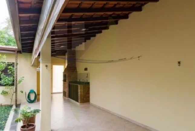 Imagem Sobrado de 4 suítes, 6 banheiro e 4 vagas, com 240m², em Jardim do Mar, São Bernardo do Campo