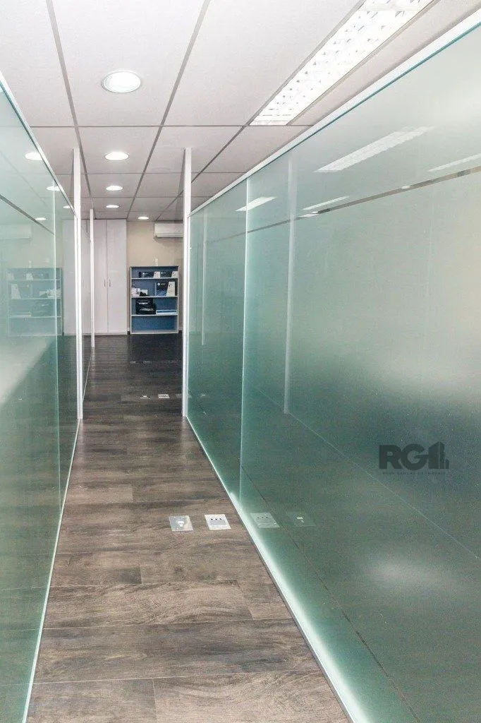 Imagem Excelente sala comercial de 140m² no centro.