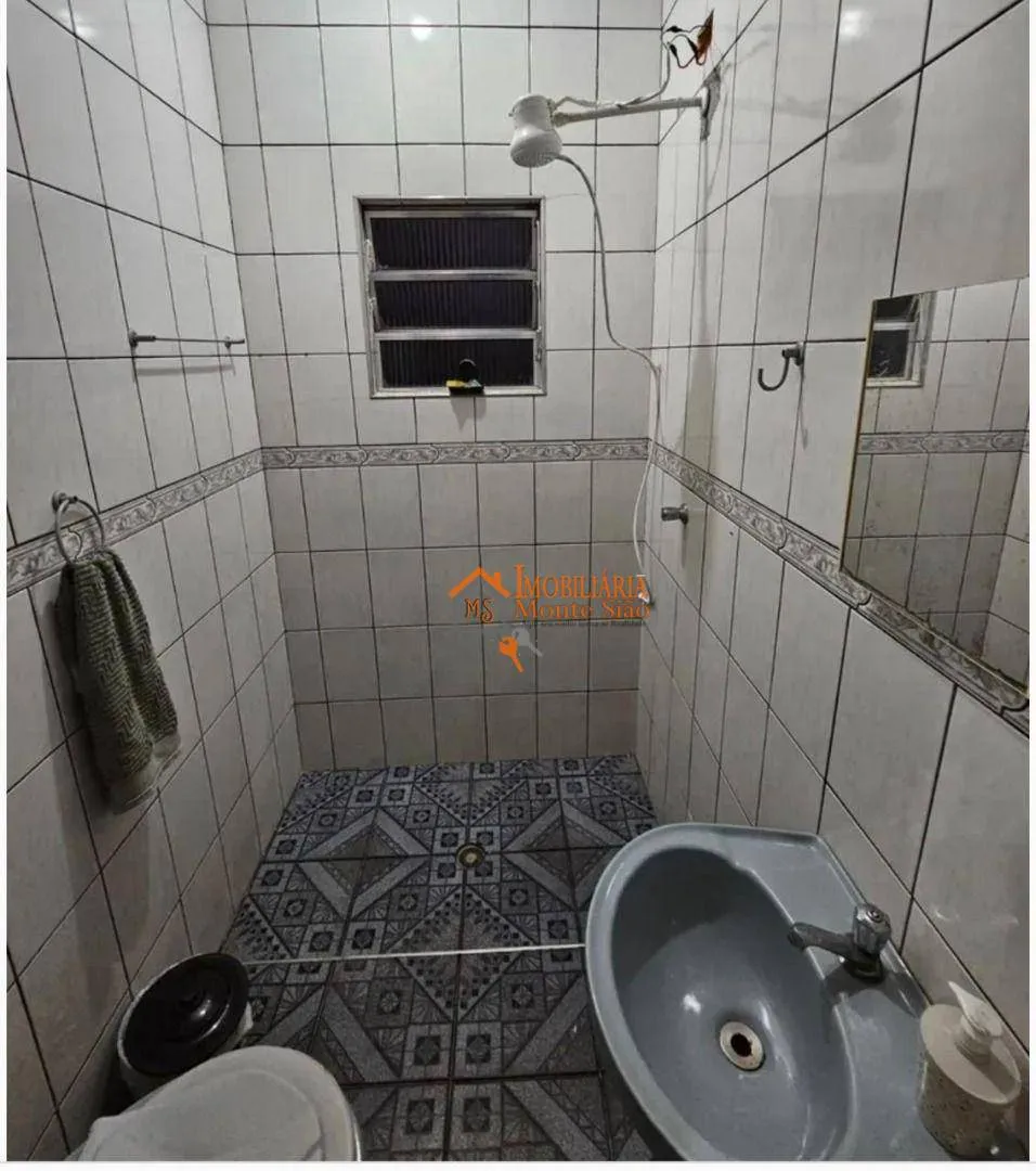 Imagem Sobrado com 8 dormitórios à venda, 400 m² por R$ 635.000,00 - Jardim Adriana - Guarulhos/SP