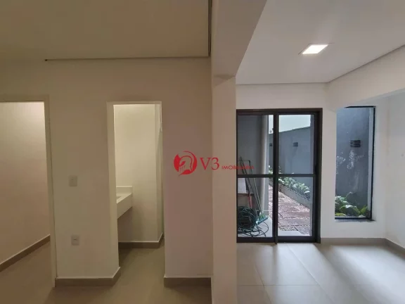 Imagem Sobrado a venda na Vila Ema 3 Dormitórios sendo 3 Suítes, 2 Vagas, 180 m