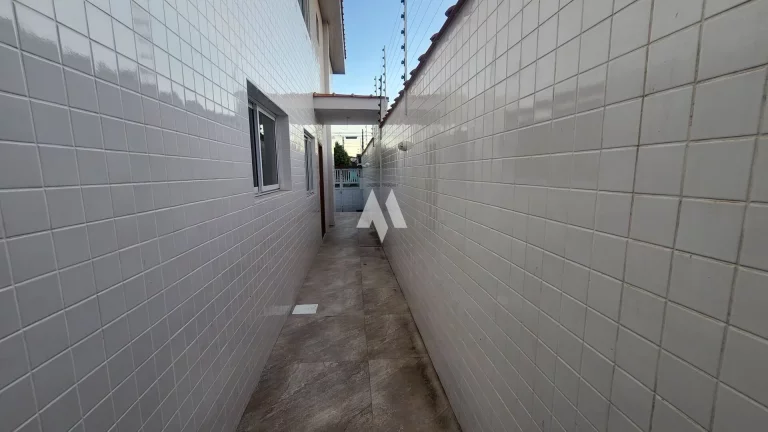 Imagem Casa Padrão, sobreposta baixa, nova, 2 dormitórios, 2 banheiros, 1 vaga - Radio Clube, - Santos/SP