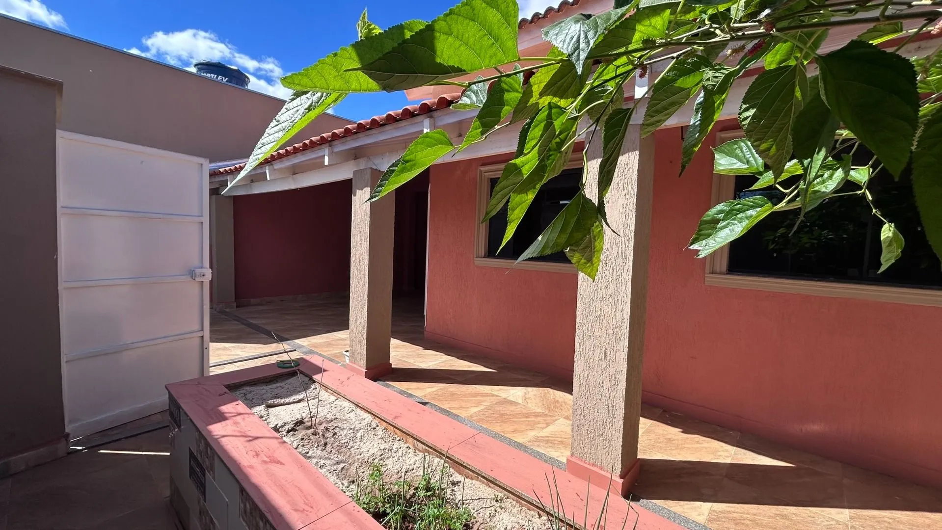 Imagem Casa com 3 dormitórios à venda, 150 m² por R$ 410.000,00 - Nossa Senhora de Fátima - Patos de Minas/MG