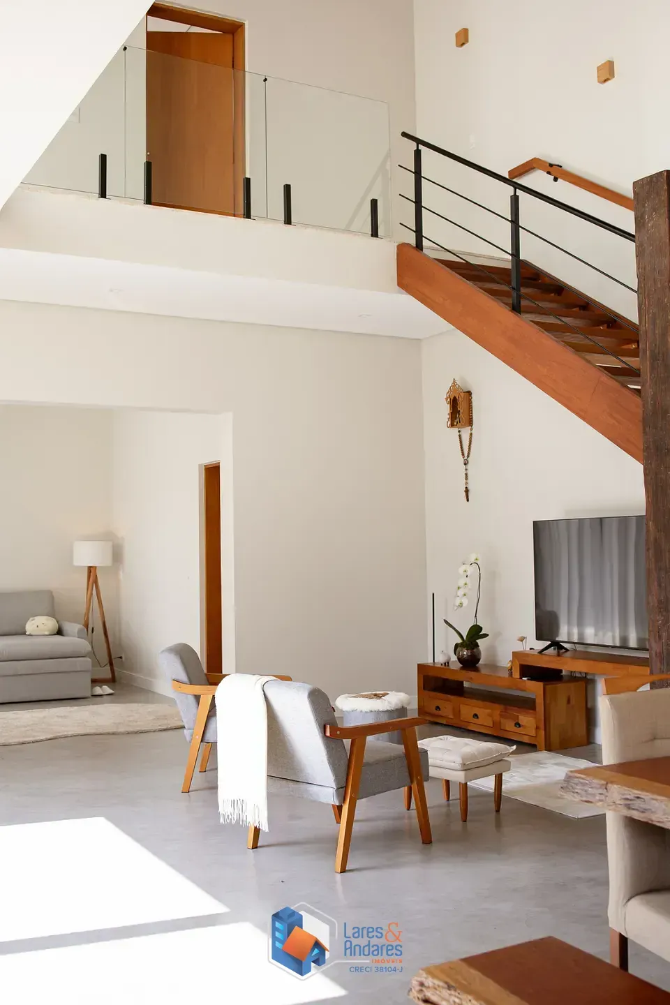 Imagem Casa no condomínio Chácara Jaraguá para venda com 2 quartos, sendo 2 suítes, 278m²