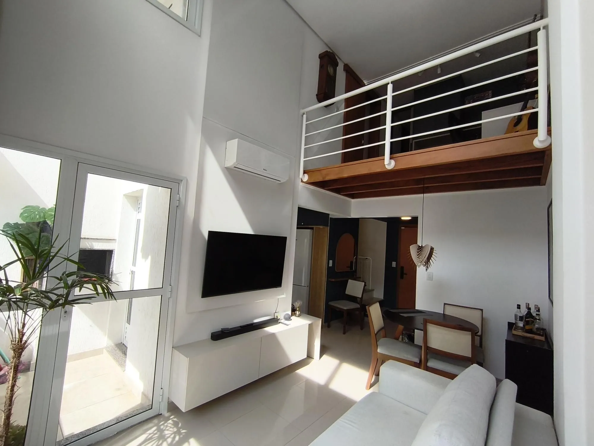 Imagem APARTAMENTO 2 DORMITÓRIOS COM 1 VAGA NO MENINO DEUS