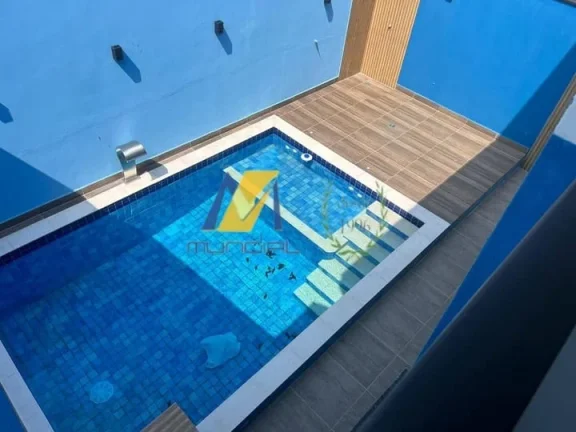 Imagem "Esse sobrado tá a 1 quarteirão do mar e tem até banco molhado na piscina!"